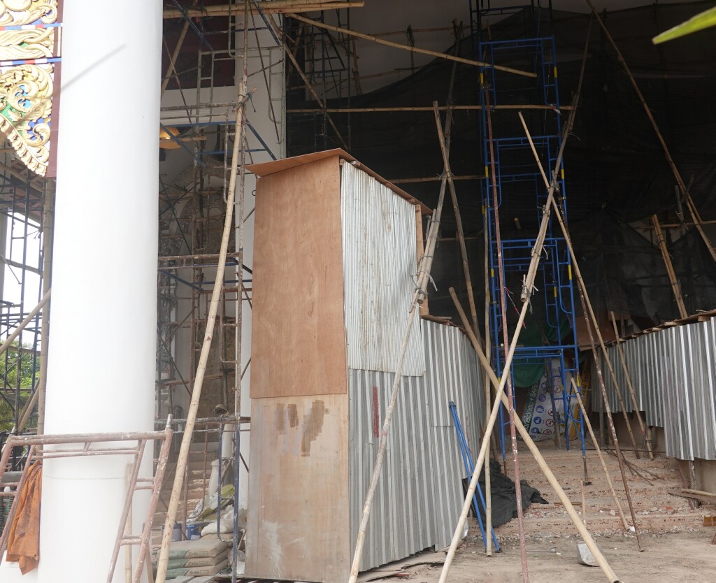 View of construction inside worship hall at Wat Chedi Luang, Chiang Mai, Thailand